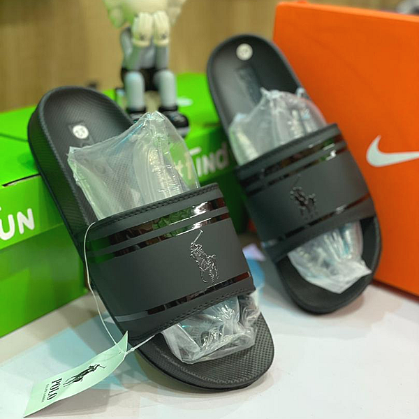 slippers 1 Brand: Clarks Material: High-quality Sole: Soft and supportive sole Maintenance: Easy-to-clean Fit: true-to-size fit