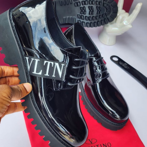 Valentino High Quality Luxury Shoe